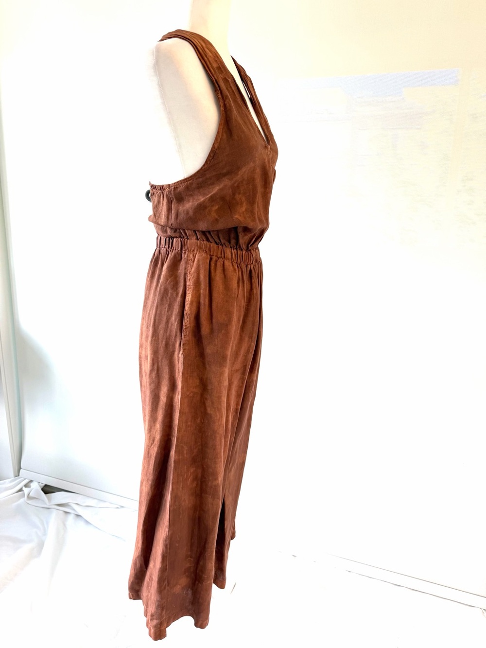 cloth & stone Rust Brown Sleeveless V-Neck Jumpsuit - Picture 4 of 15